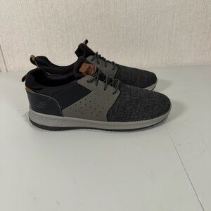 Skechers Men's Black and Gray Knit Sneakers